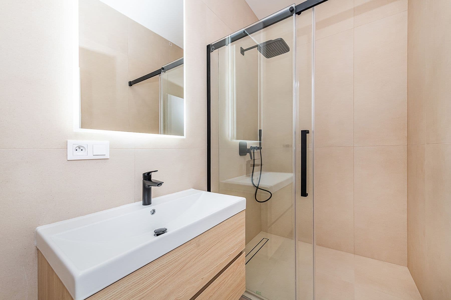 Prodej bytu 2+kk 42 m², Bulharská, Praha, Praha Prodej bytu 2+kk 42 m², Bulharská, Praha, Praha