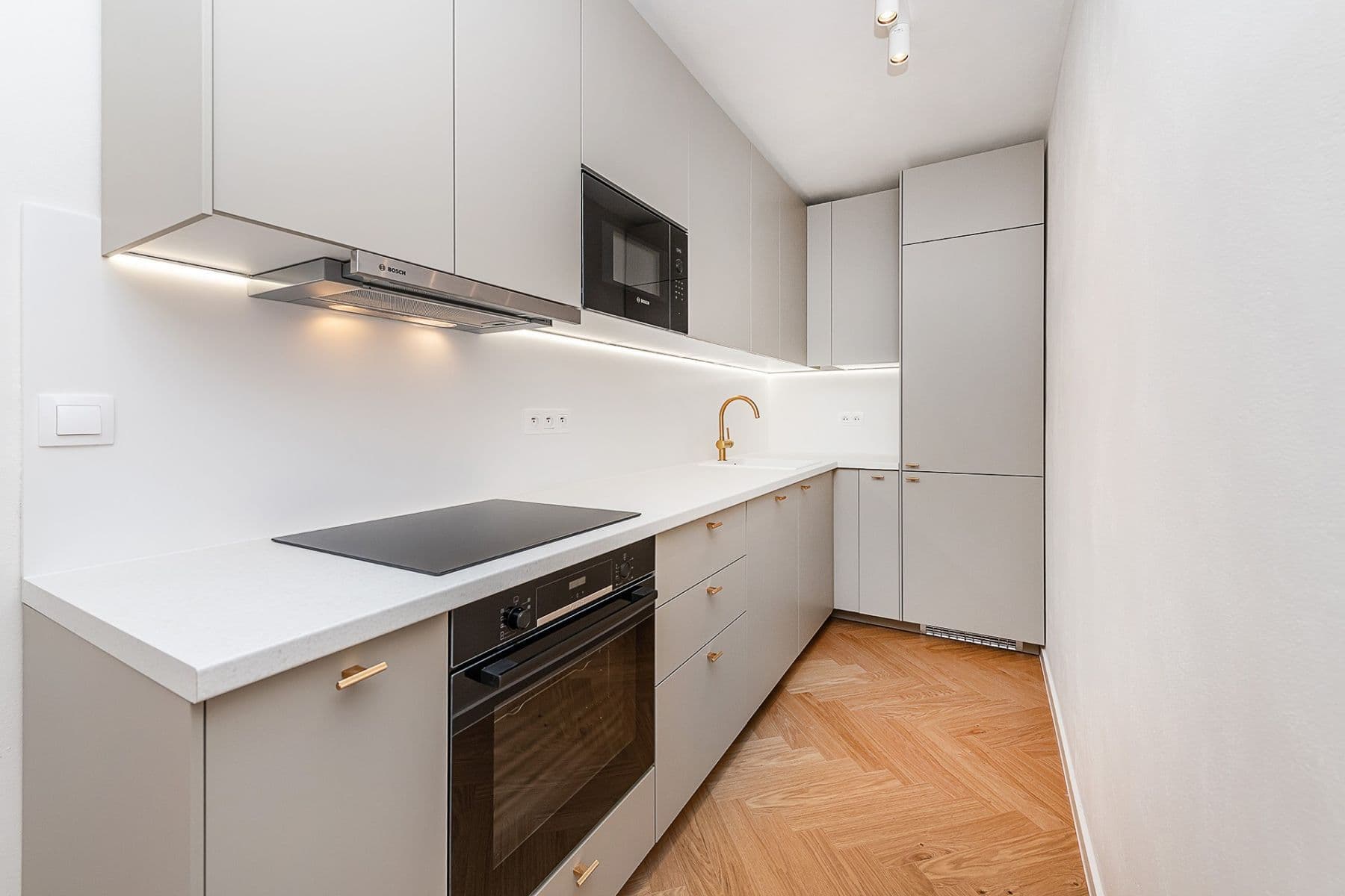Prodej bytu 2+kk 42 m², Bulharská, Praha, Praha Prodej bytu 2+kk 42 m², Bulharská, Praha, Praha