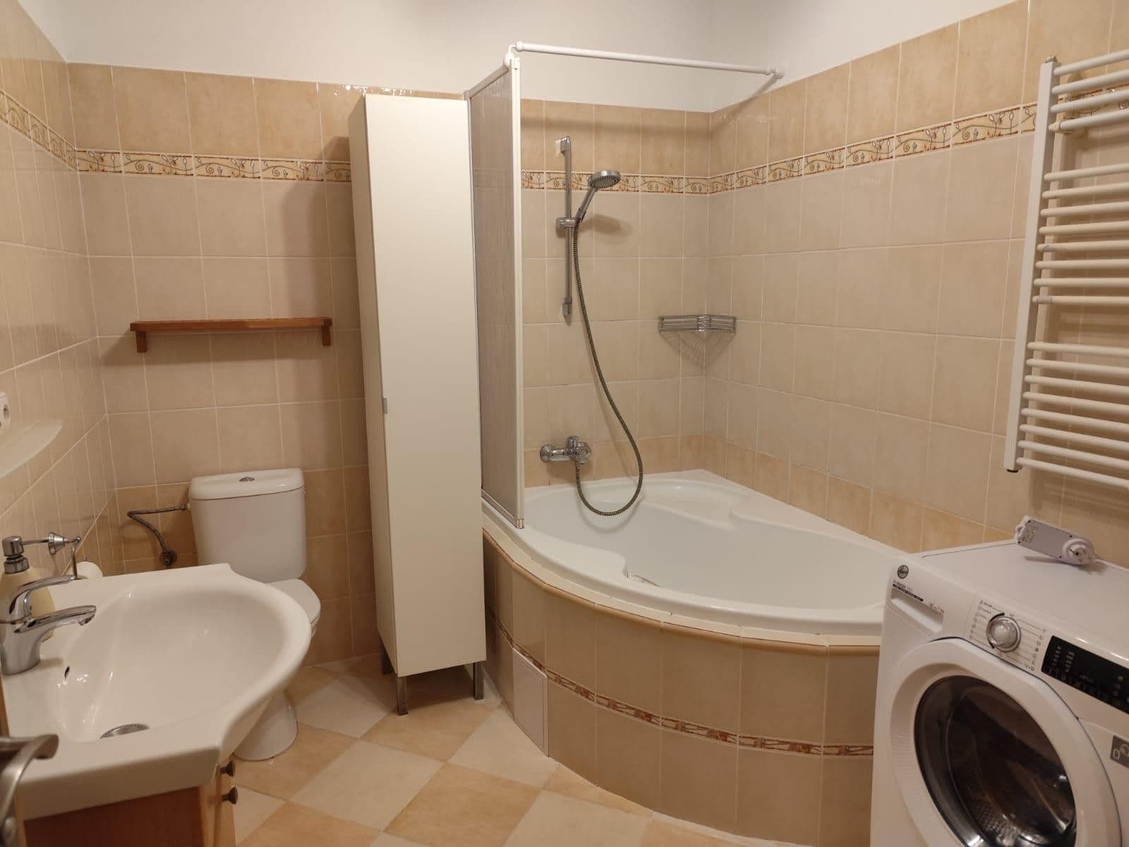 Pronájem bytu 2+kk 58 m², Na Ladech, Květnice, Středočeský kraj Pronájem bytu 2+kk 58 m², Na Ladech, Květnice, Středočeský kraj