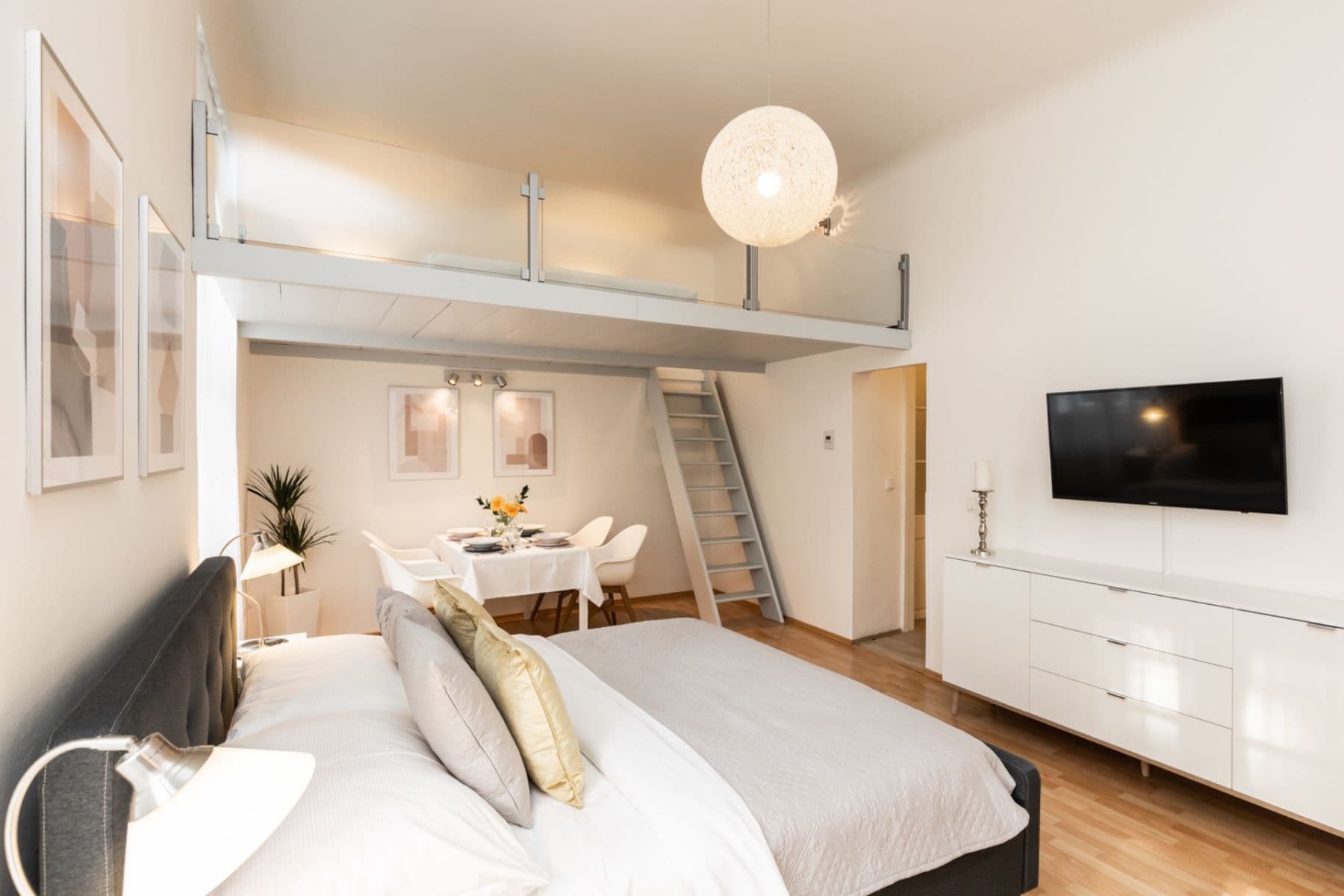 Pronájem bytu 1+1 45 m², Karoliny Světlé, Praha, Praha Pronájem bytu 1+1 45 m², Karoliny Světlé, Praha, Praha