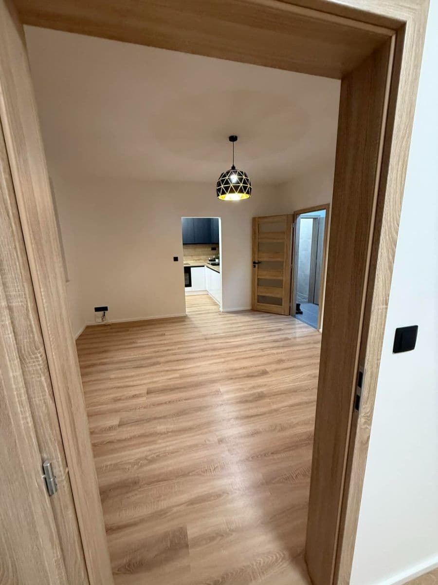 Pronájem bytu 2+1 45 m², Francouzská, Kopřivnice, Moravskoslezský kraj Pronájem bytu 2+1 45 m², Francouzská, Kopřivnice, Moravskoslezský kraj