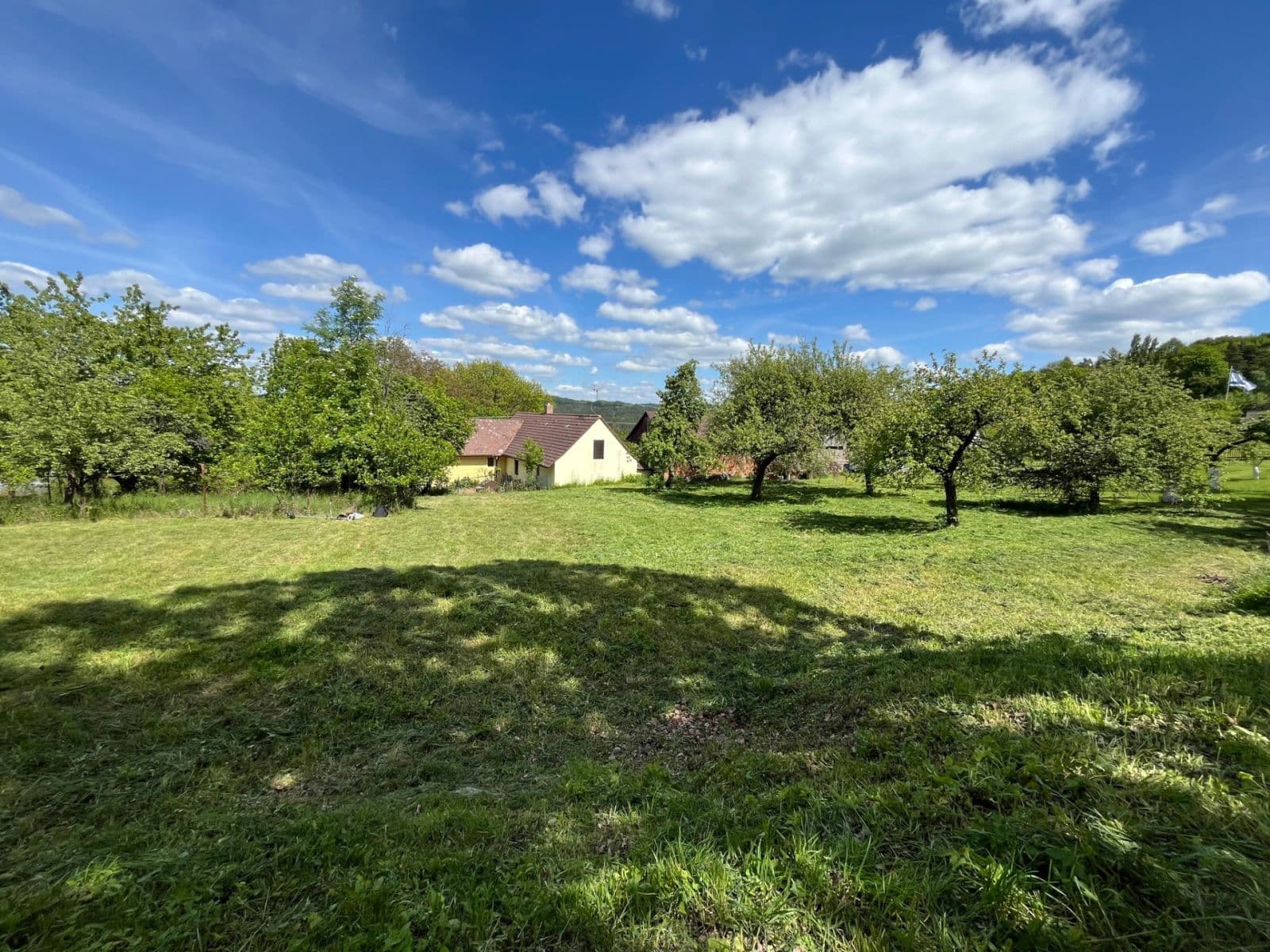 Prodej pozemku 1.603 m², Hrazany, Jihočeský kraj Prodej pozemku 1.603 m², Hrazany, Jihočeský kraj