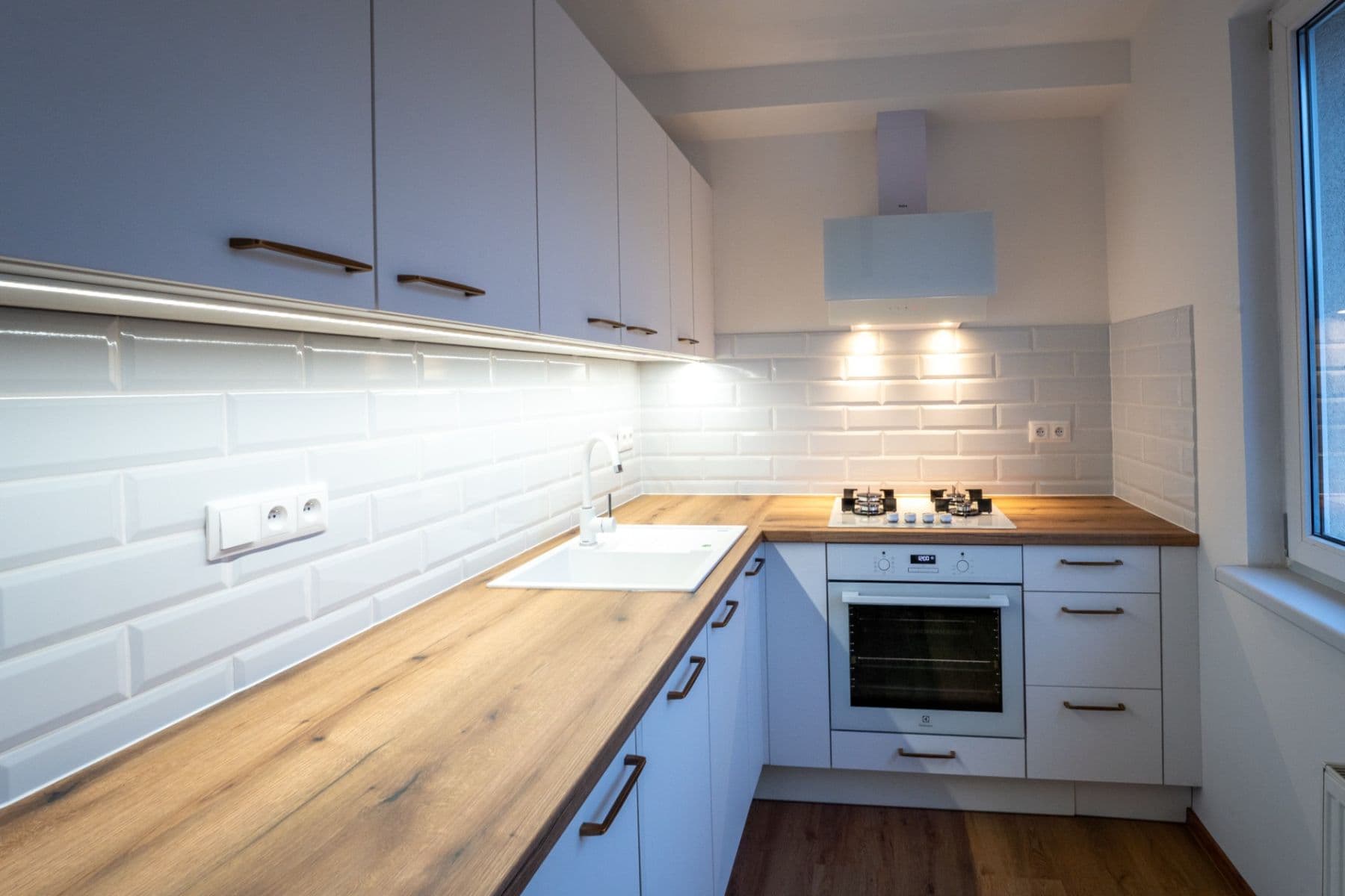 Pronájem bytu 2+1 57 m², Kamerunská, Praha, Praha Pronájem bytu 2+1 57 m², Kamerunská, Praha, Praha