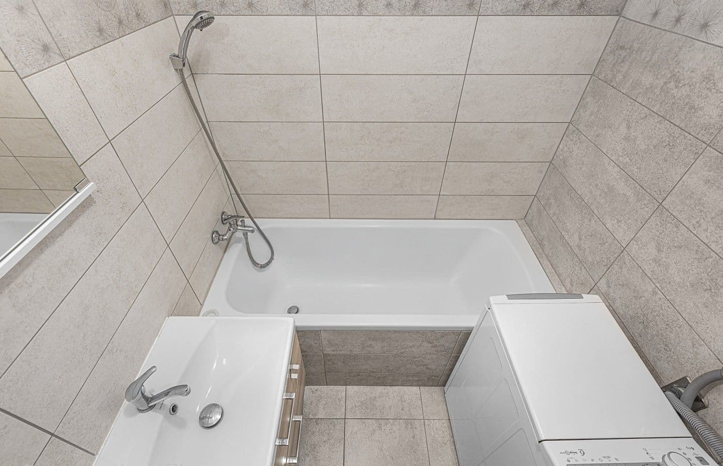 Pronájem bytu 2+1 52 m², Medkova, Hradec Králové, Královéhradecký kraj Pronájem bytu 2+1 52 m², Medkova, Hradec Králové, Královéhradecký kraj