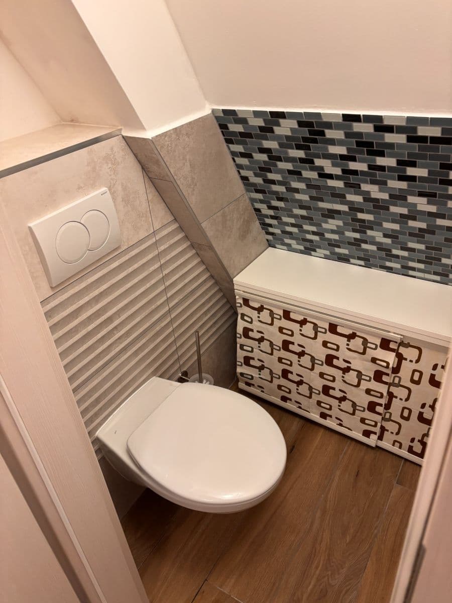 Pronájem bytu 2+kk 43 m², Šlikova, Liberec, Liberecký kraj Pronájem bytu 2+kk 43 m², Šlikova, Liberec, Liberecký kraj