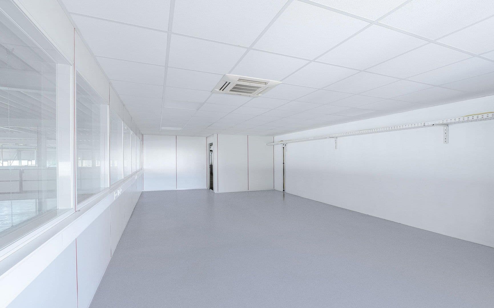 Pronájem nebytového prostoru 2.145 m², Daimlerstraße 12, Dauchingen, Bádensko-Württembersko Pronájem nebytového prostoru 2.145 m², Daimlerstraße 12, Dauchingen, Bádensko-Württembersko