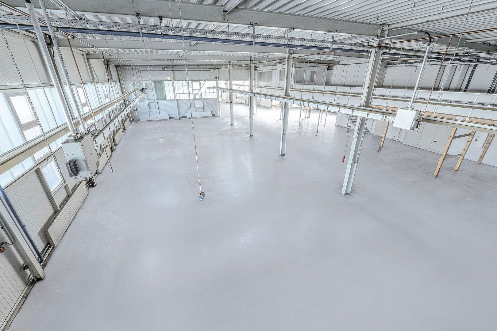 Pronájem nebytového prostoru 2.145 m², Daimlerstraße 12, Dauchingen, Bádensko-Württembersko Pronájem nebytového prostoru 2.145 m², Daimlerstraße 12, Dauchingen, Bádensko-Württembersko