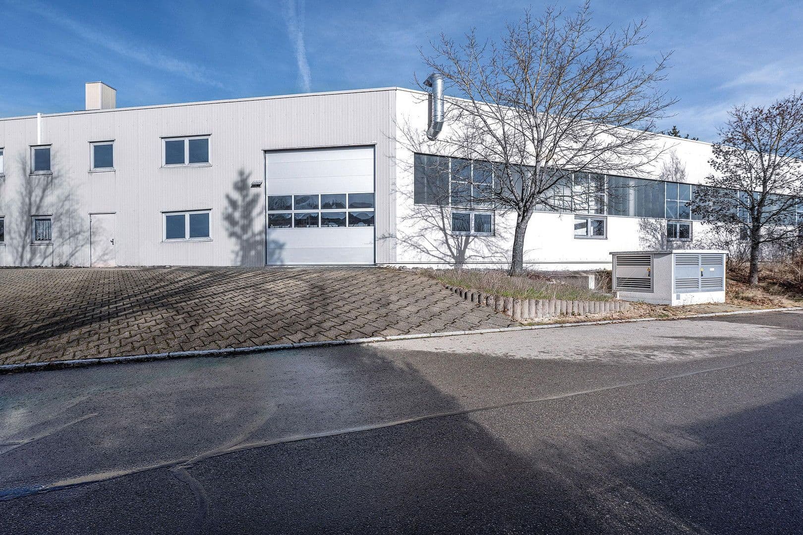 Pronájem nebytového prostoru 2.145 m², Daimlerstraße 12, Dauchingen, Bádensko-Württembersko Pronájem nebytového prostoru 2.145 m², Daimlerstraße 12, Dauchingen, Bádensko-Württembersko