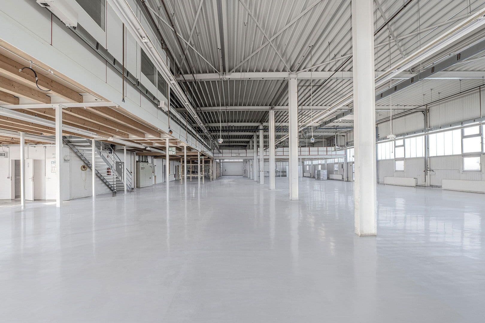 Pronájem nebytového prostoru 2.145 m², Daimlerstraße 12, Dauchingen, Bádensko-Württembersko Pronájem nebytového prostoru 2.145 m², Daimlerstraße 12, Dauchingen, Bádensko-Württembersko