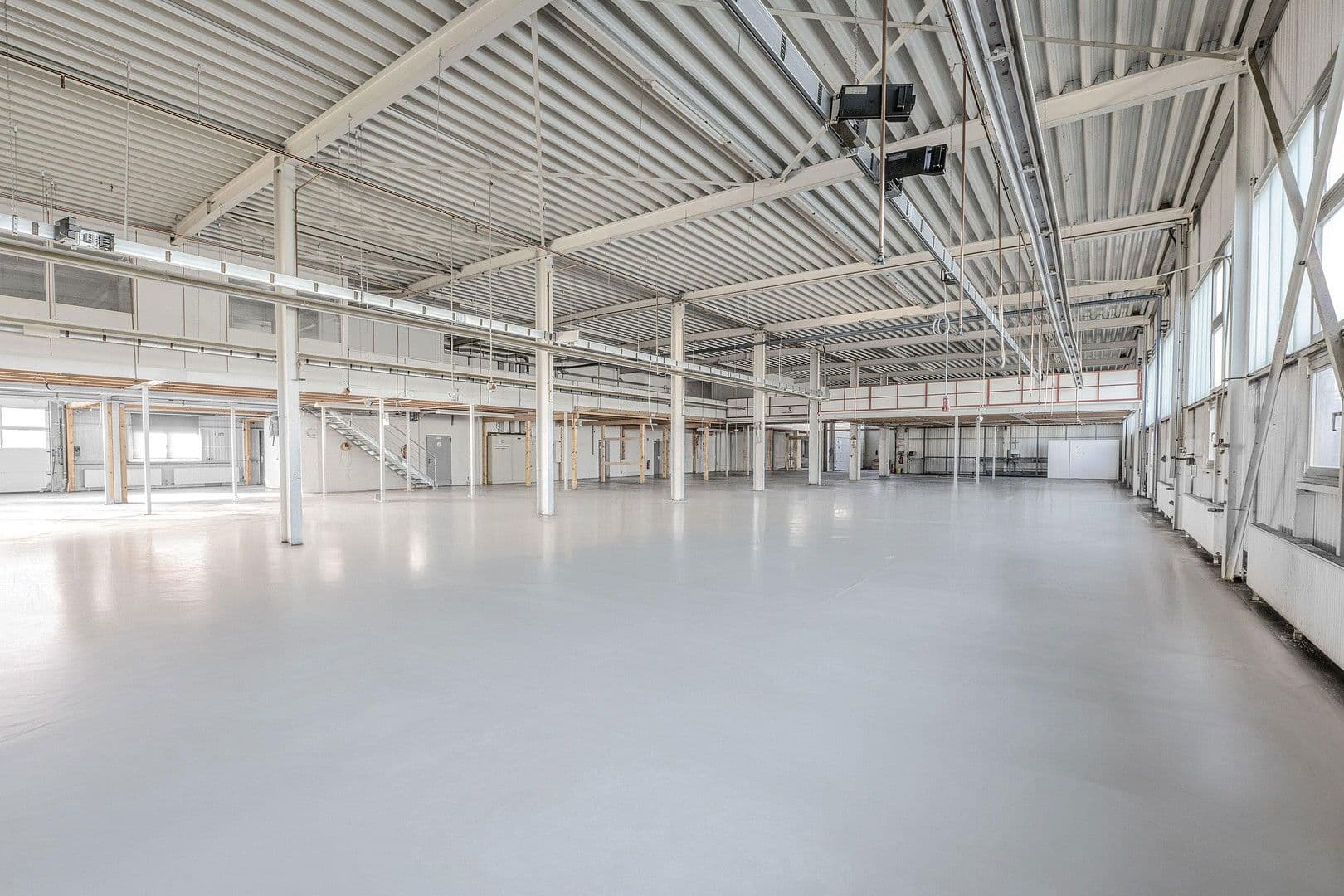 Pronájem nebytového prostoru 2.145 m², Daimlerstraße 12, Dauchingen, Bádensko-Württembersko Pronájem nebytového prostoru 2.145 m², Daimlerstraße 12, Dauchingen, Bádensko-Württembersko