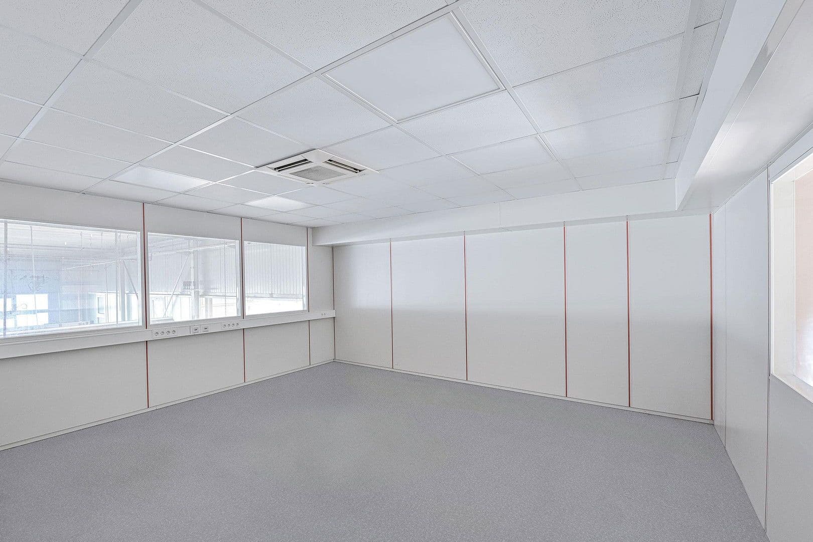 Pronájem nebytového prostoru 2.145 m², Daimlerstraße 12, Dauchingen, Bádensko-Württembersko Pronájem nebytového prostoru 2.145 m², Daimlerstraße 12, Dauchingen, Bádensko-Württembersko