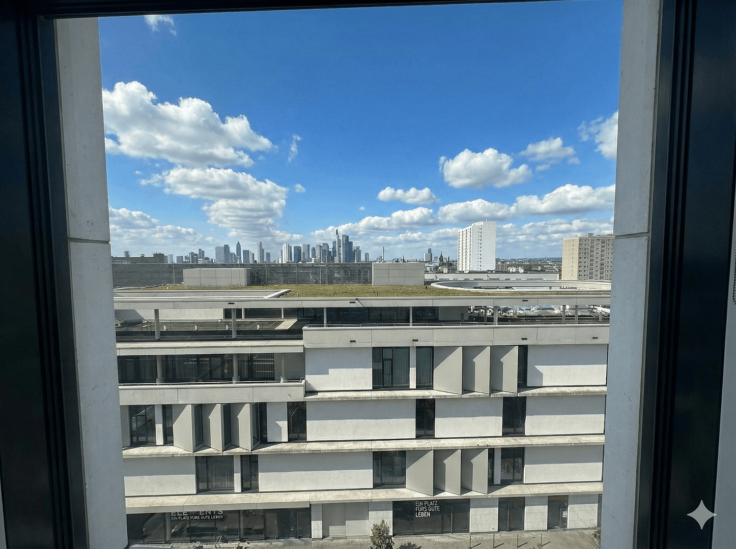 Pronájem bytu 2+1 70 m², Hainer Weg 80, Frankfurt, Hessen Pronájem bytu 2+1 70 m², Hainer Weg 80, Frankfurt, Hessen