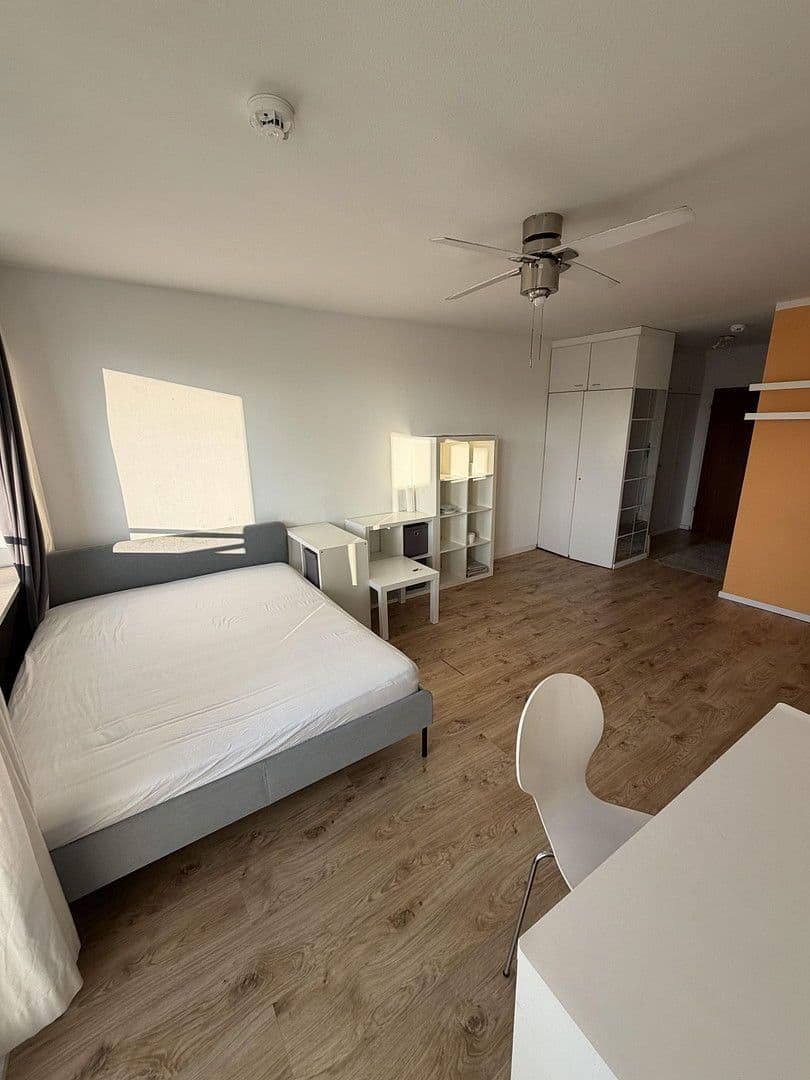 Pronájem bytu 1+1 32 m², Daphnestraße 32, München, Bavorsko Pronájem bytu 1+1 32 m², Daphnestraße 32, München, Bavorsko