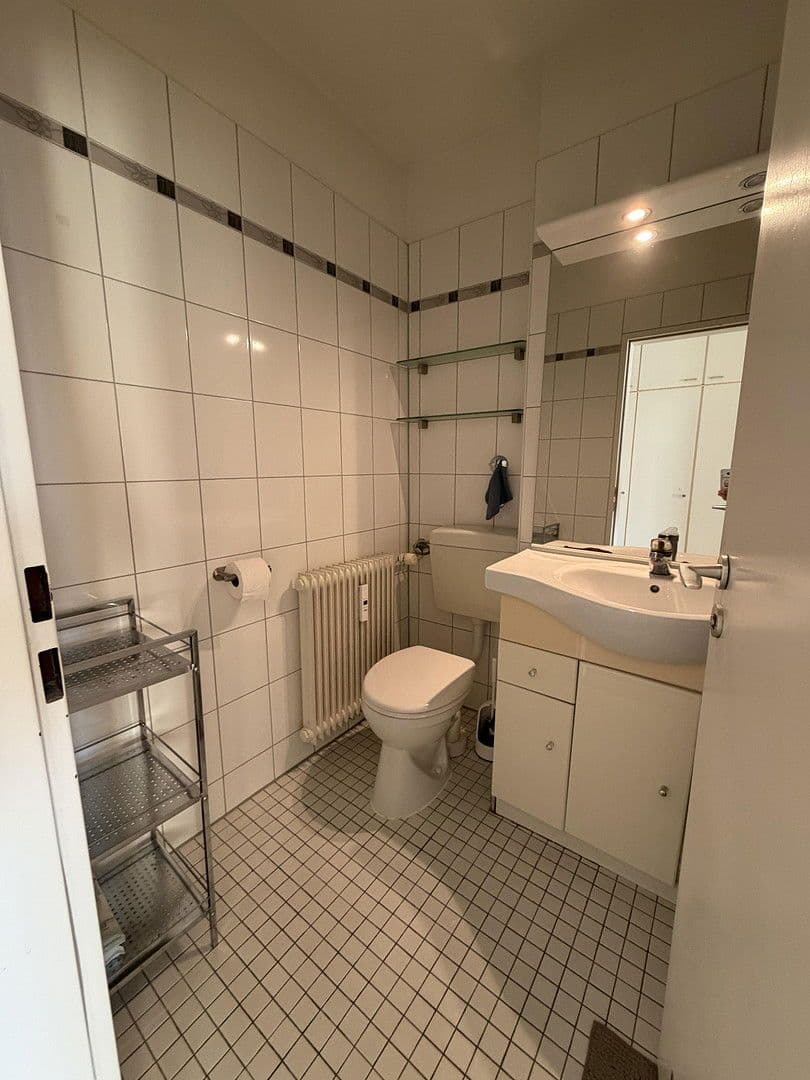 Pronájem bytu 1+1 32 m², Daphnestraße 32, München, Bavorsko Pronájem bytu 1+1 32 m², Daphnestraße 32, München, Bavorsko