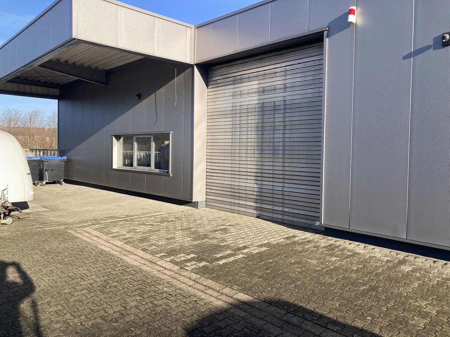 Prodej nebytového prostoru 2.400 m², Carl-Zeiss-Straße 16, Alsdorf, Severní Porýní-Vestfálsko Prodej nebytového prostoru 2.400 m², Carl-Zeiss-Straße 16, Alsdorf, Severní Porýní-Vestfálsko