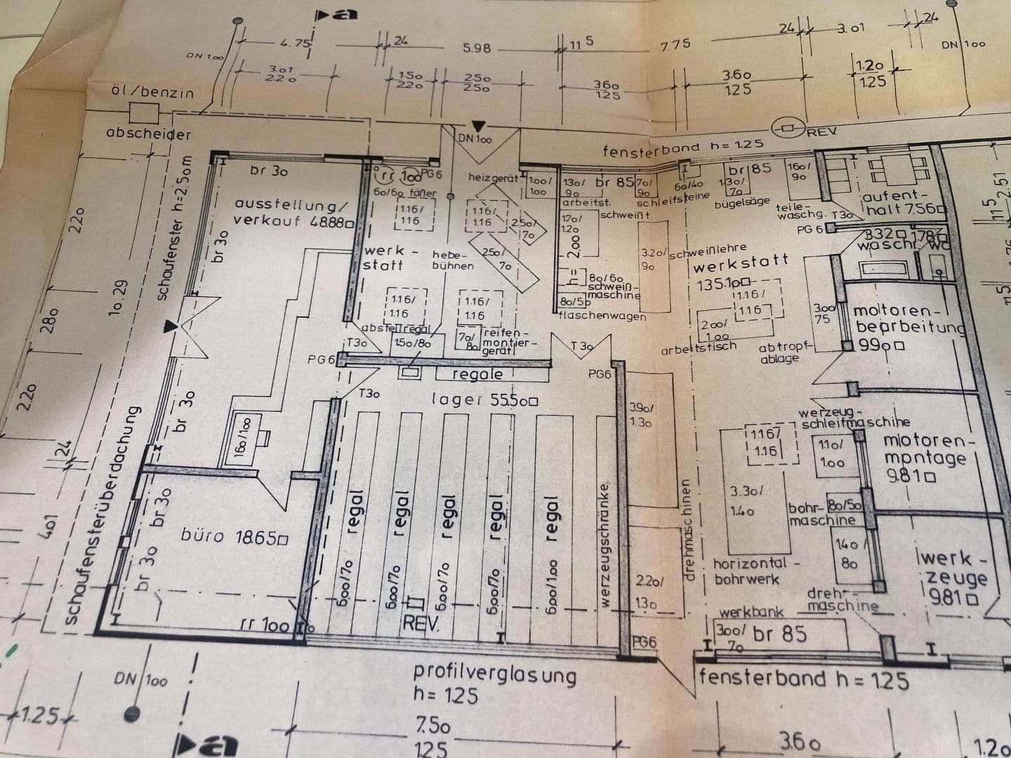 Prodej nebytového prostoru 2.400 m², Carl-Zeiss-Straße 16, Alsdorf, Severní Porýní-Vestfálsko Prodej nebytového prostoru 2.400 m², Carl-Zeiss-Straße 16, Alsdorf, Severní Porýní-Vestfálsko