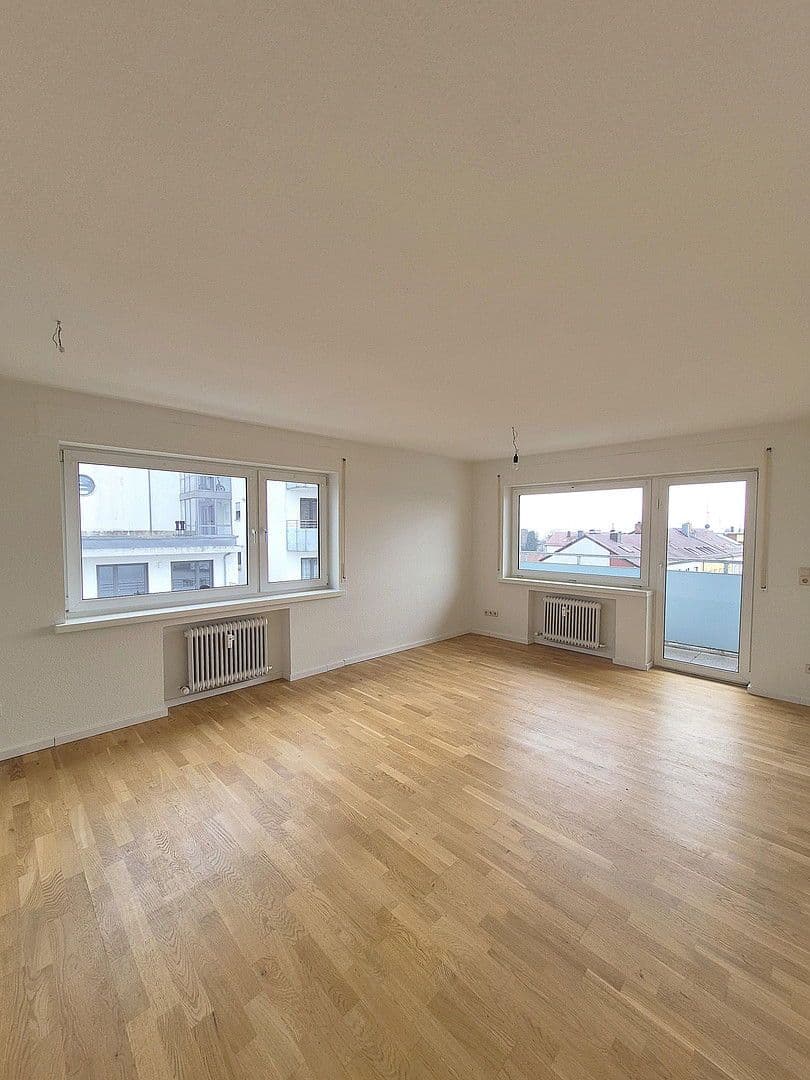 Pronájem bytu 4+1 92 m², Werastr. 39, Friedrichshafen, Bádensko-Württembersko Pronájem bytu 4+1 92 m², Werastr. 39, Friedrichshafen, Bádensko-Württembersko