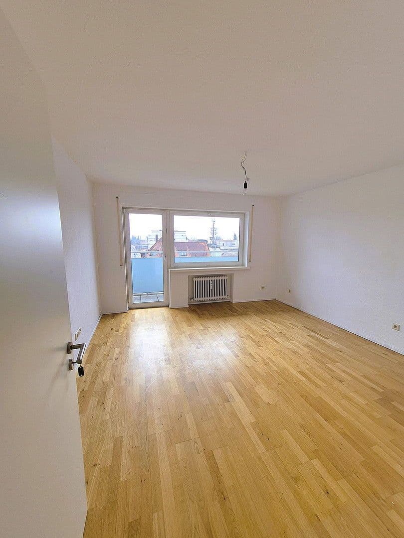Pronájem bytu 4+1 92 m², Werastr. 39, Friedrichshafen, Bádensko-Württembersko Pronájem bytu 4+1 92 m², Werastr. 39, Friedrichshafen, Bádensko-Württembersko