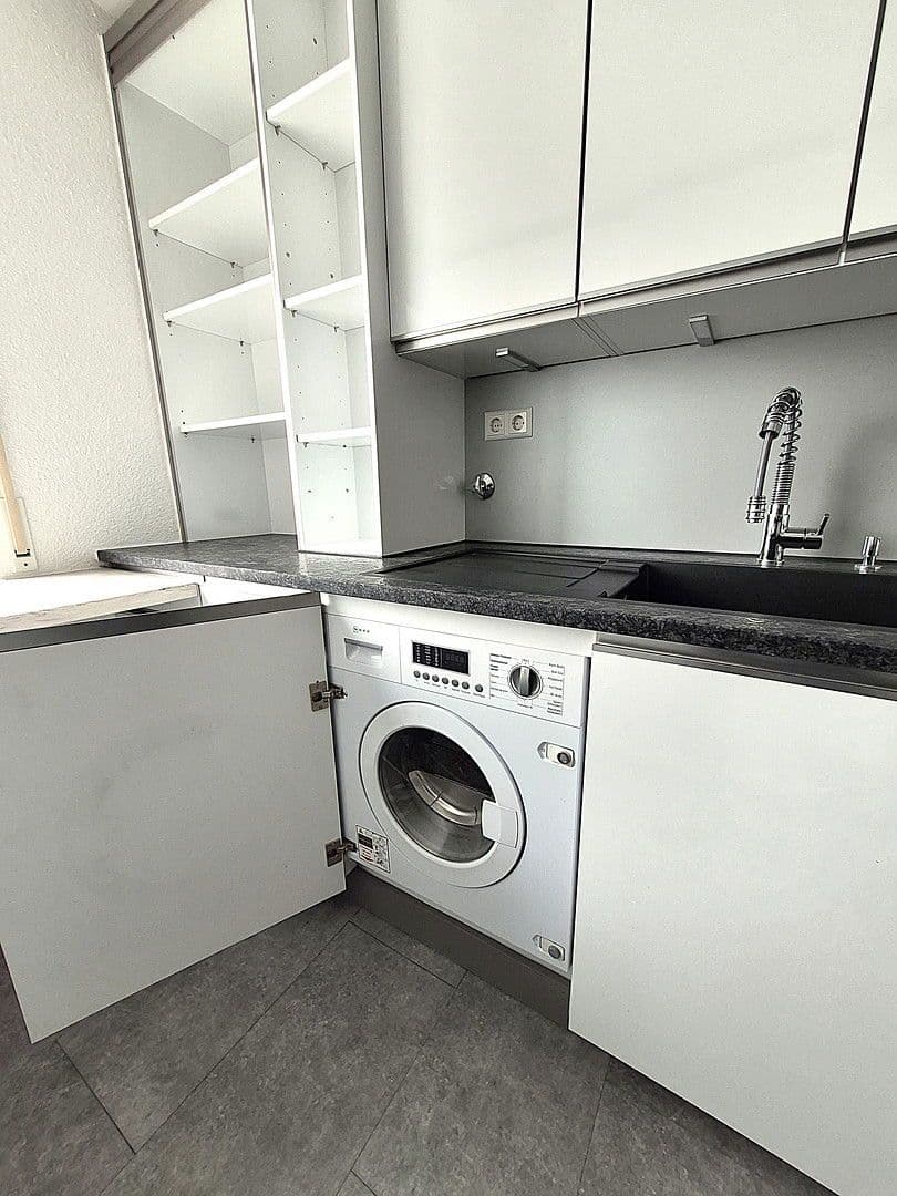 Pronájem bytu 4+1 92 m², Werastr. 39, Friedrichshafen, Bádensko-Württembersko Pronájem bytu 4+1 92 m², Werastr. 39, Friedrichshafen, Bádensko-Württembersko