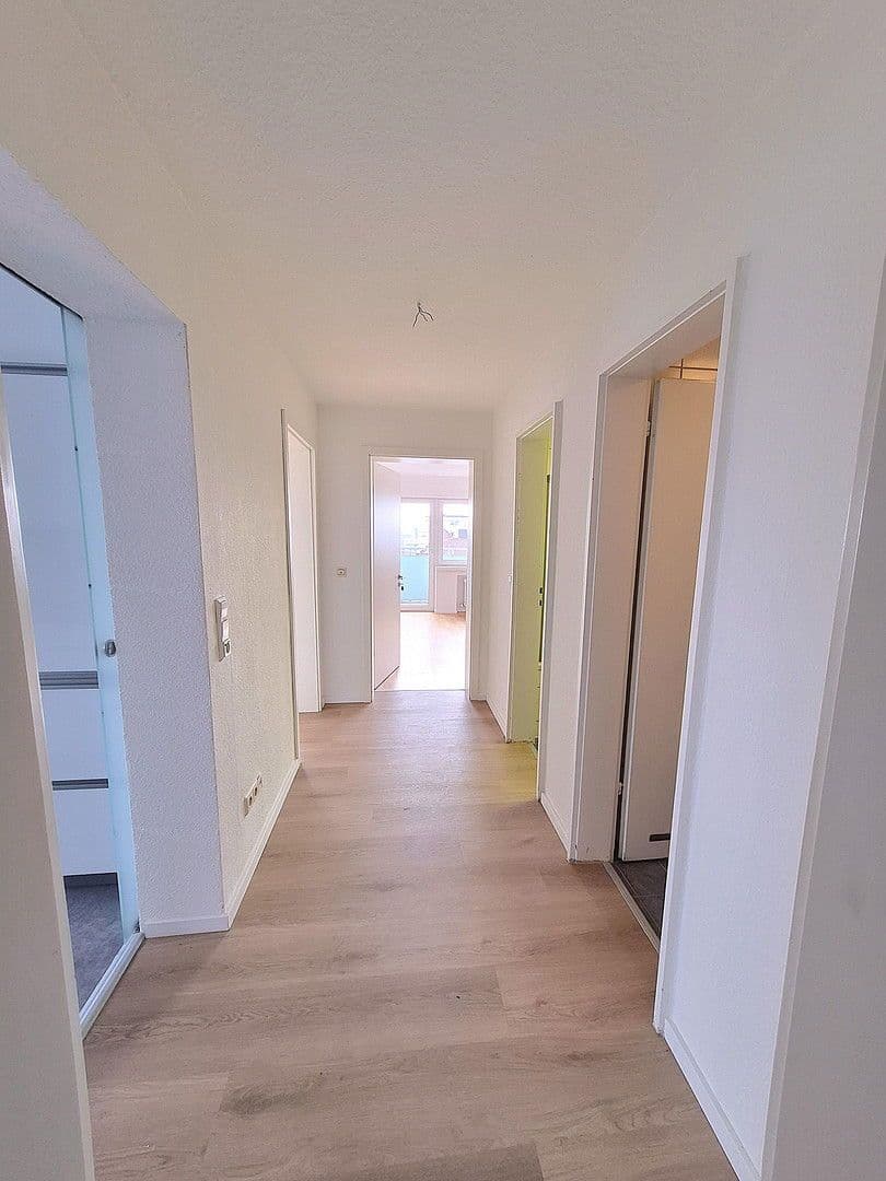Pronájem bytu 4+1 92 m², Werastr. 39, Friedrichshafen, Bádensko-Württembersko Pronájem bytu 4+1 92 m², Werastr. 39, Friedrichshafen, Bádensko-Württembersko