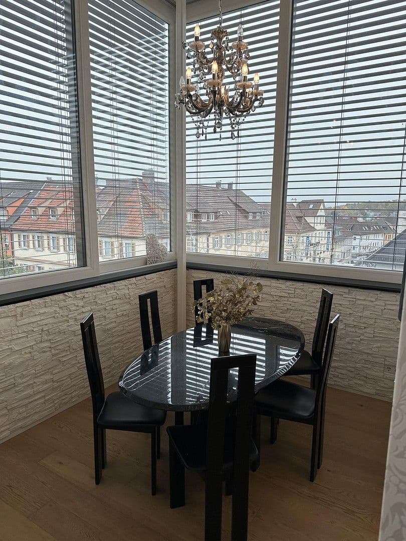 Pronájem bytu 2+kk 77 m², Körnerstr. 18/1, Ludwigsburg, Bádensko-Württembersko Pronájem bytu 2+kk 77 m², Körnerstr. 18/1, Ludwigsburg, Bádensko-Württembersko