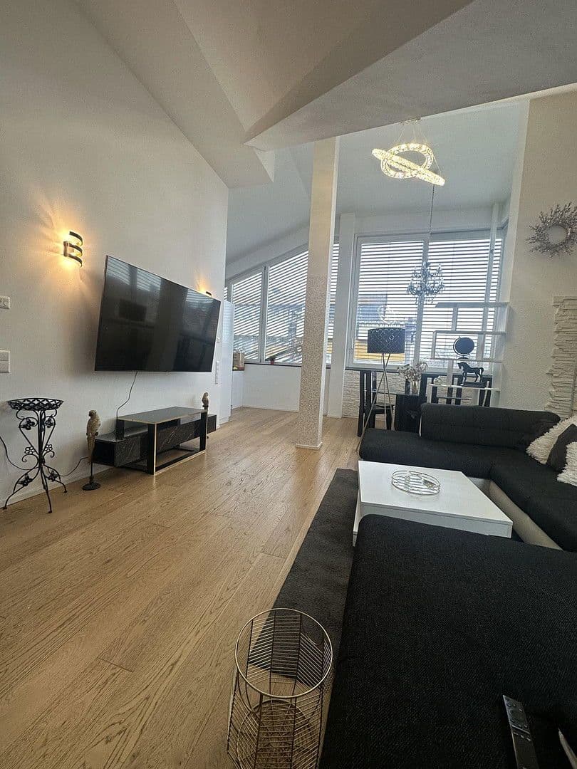 Pronájem bytu 2+kk 77 m², Körnerstr. 18/1, Ludwigsburg, Bádensko-Württembersko Pronájem bytu 2+kk 77 m², Körnerstr. 18/1, Ludwigsburg, Bádensko-Württembersko