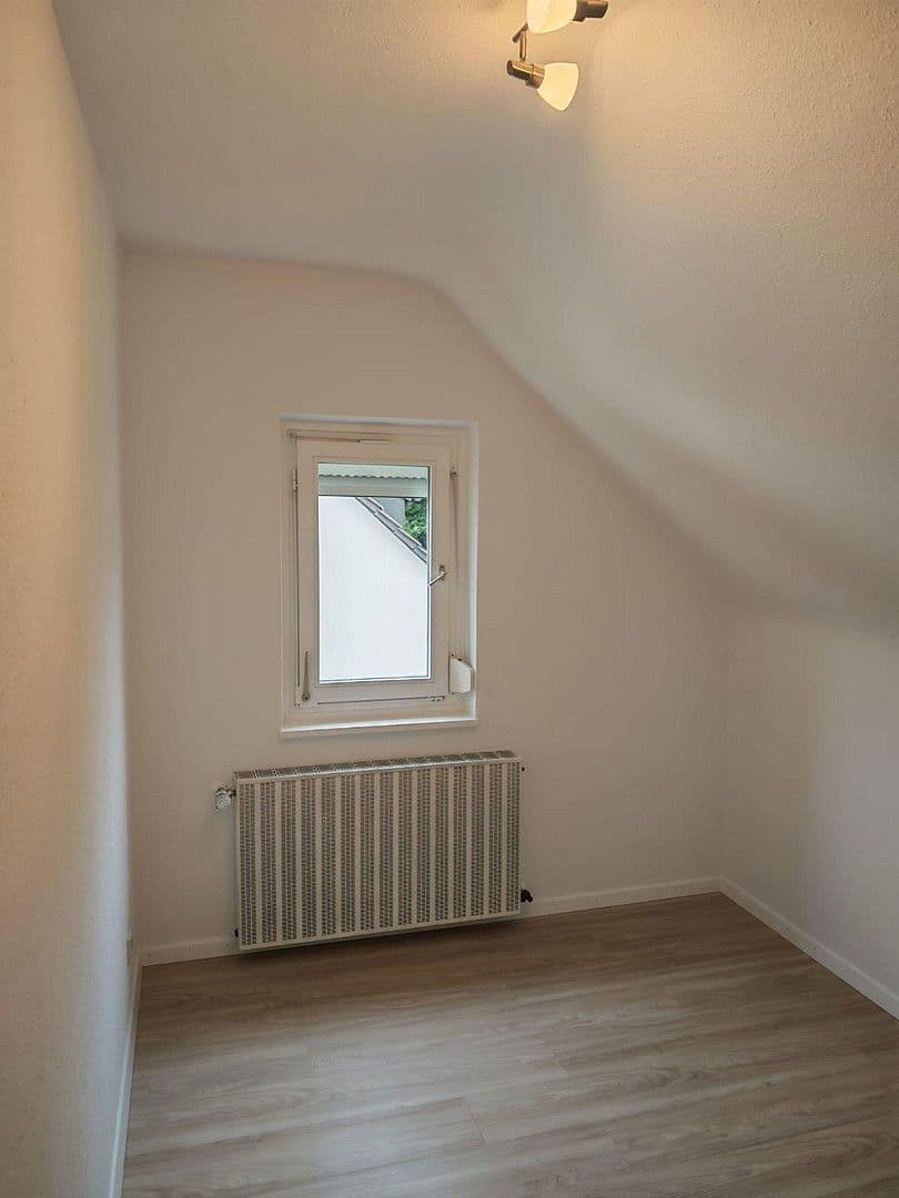 Pronájem bytu 3+1 83 m², Stuttgart, Bádensko-Württembersko Pronájem bytu 3+1 83 m², Stuttgart, Bádensko-Württembersko