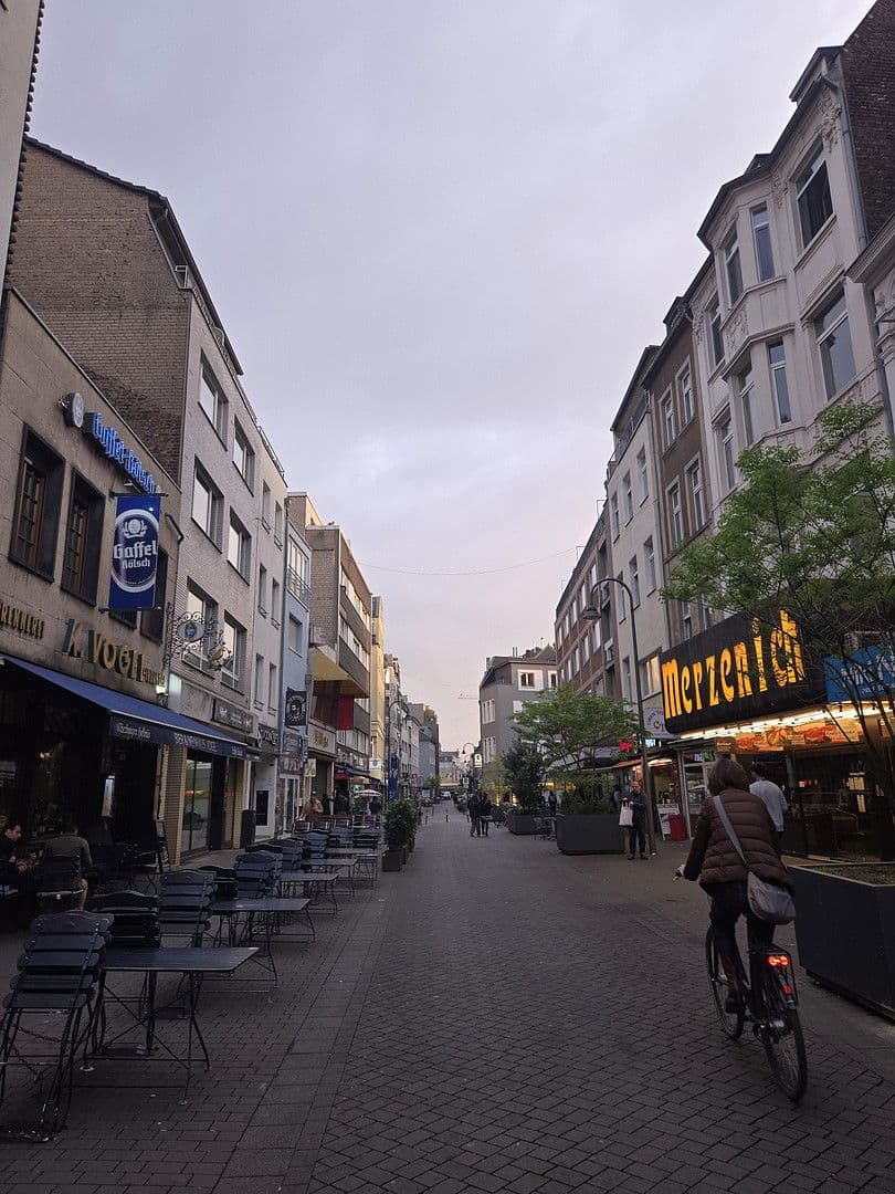 Pronájem bytu 1+1 22 m², Köln, Severní Porýní-Vestfálsko Pronájem bytu 1+1 22 m², Köln, Severní Porýní-Vestfálsko