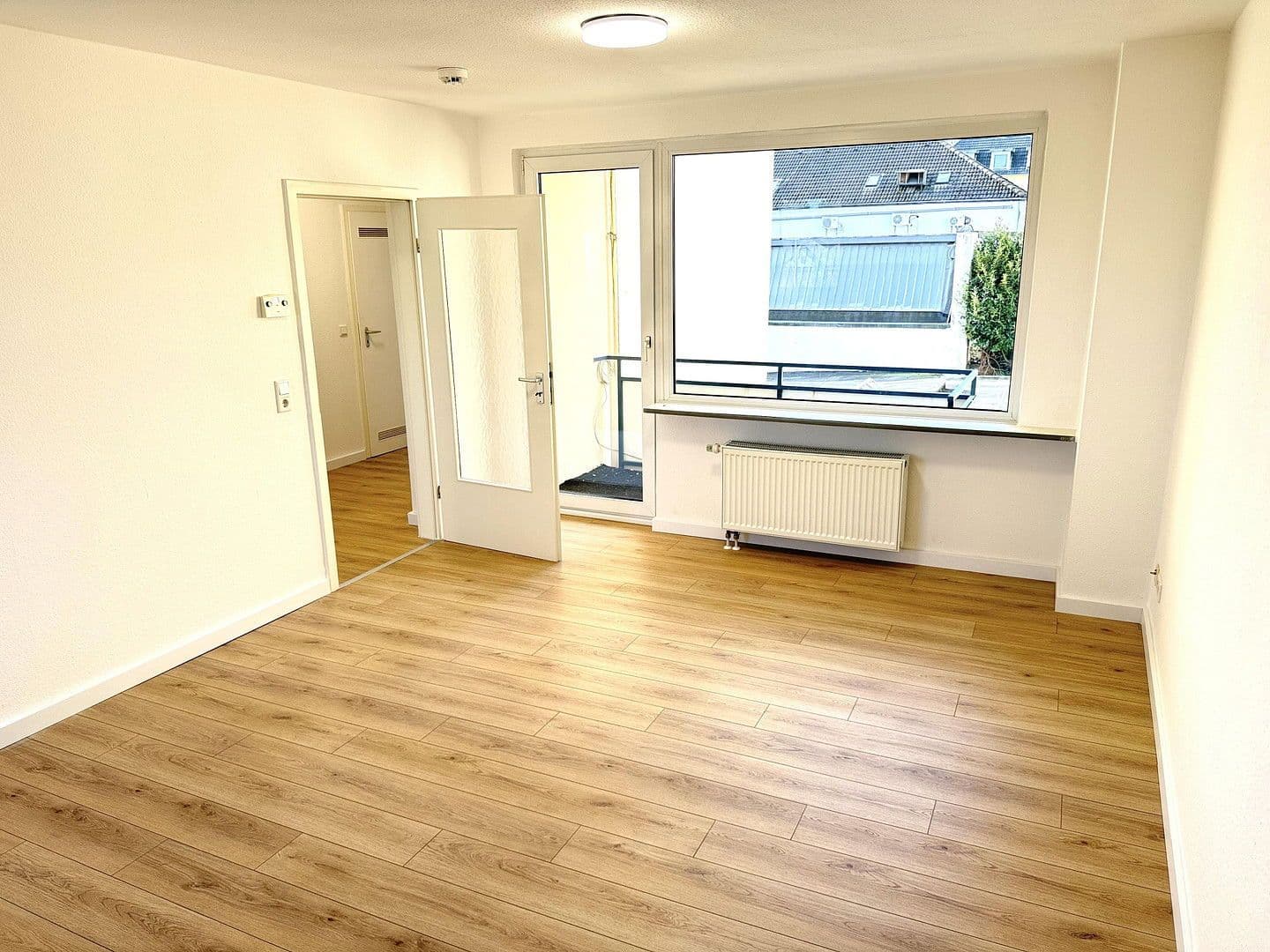 Pronájem bytu 1+1 45 m², Steinenfeld 41, Wuppertal, Severní Porýní-Vestfálsko Pronájem bytu 1+1 45 m², Steinenfeld 41, Wuppertal, Severní Porýní-Vestfálsko