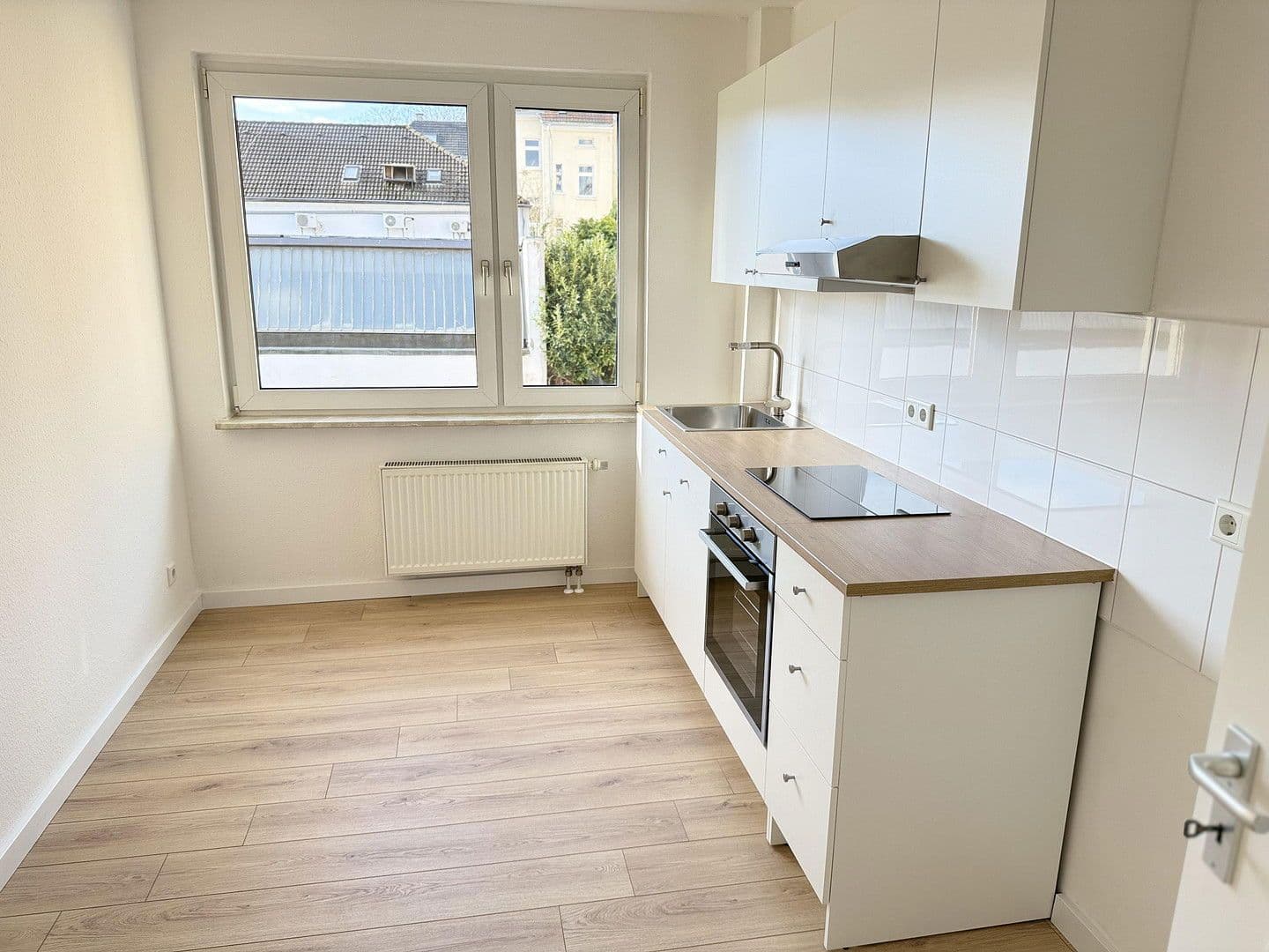 Pronájem bytu 1+1 45 m², Steinenfeld 41, Wuppertal, Severní Porýní-Vestfálsko Pronájem bytu 1+1 45 m², Steinenfeld 41, Wuppertal, Severní Porýní-Vestfálsko