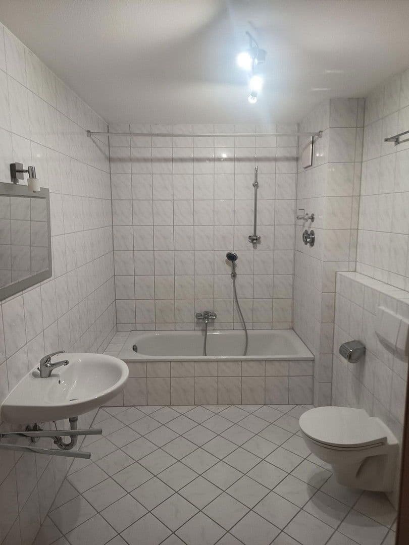 Pronájem bytu 3+1 84 m², Bachstelzenweg 14, Wasserburg am Inn, Bavorsko Pronájem bytu 3+1 84 m², Bachstelzenweg 14, Wasserburg am Inn, Bavorsko