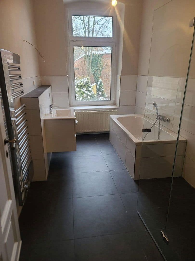 Pronájem bytu 4+1 134 m², Ule-Straße 12, Halle/Saale, Sasko-Anhaltsko Pronájem bytu 4+1 134 m², Ule-Straße 12, Halle/Saale, Sasko-Anhaltsko