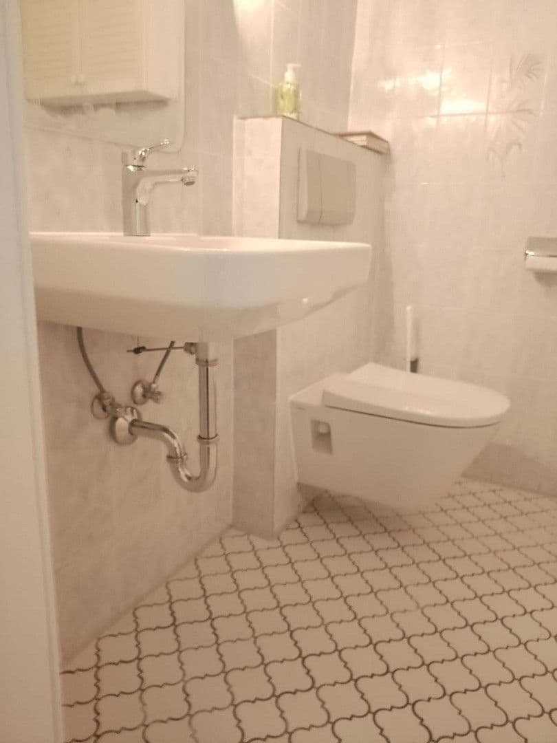 Pronájem bytu 4+1 134 m², Ule-Straße 12, Halle/Saale, Sasko-Anhaltsko Pronájem bytu 4+1 134 m², Ule-Straße 12, Halle/Saale, Sasko-Anhaltsko