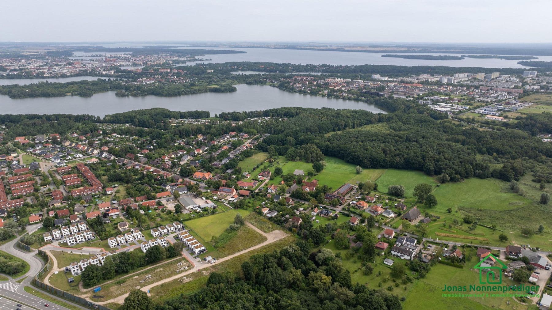 Prodej domu 104 m², pozemek 261 m², Kühls Acker 32, Schwerin, Mecklenburg-Vorpommern Prodej domu 104 m², pozemek 261 m², Kühls Acker 32, Schwerin, Mecklenburg-Vorpommern