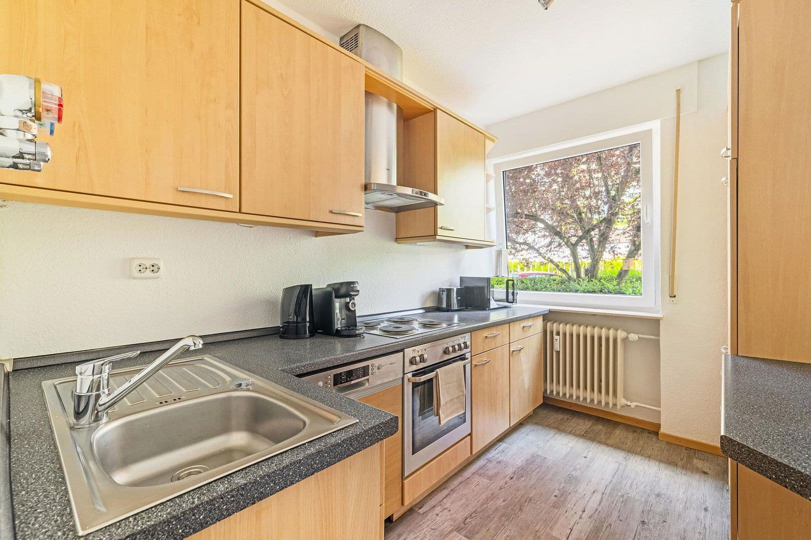 Pronájem bytu 1+kk 54 m², Görlitzer Str. 2, Hochheim, Hessen Pronájem bytu 1+kk 54 m², Görlitzer Str. 2, Hochheim, Hessen