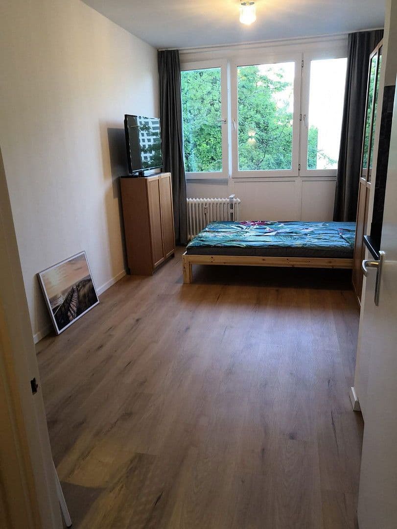 Pronájem bytu 1+1 23 m², Klagenfurter Str., München, Bavorsko Pronájem bytu 1+1 23 m², Klagenfurter Str., München, Bavorsko