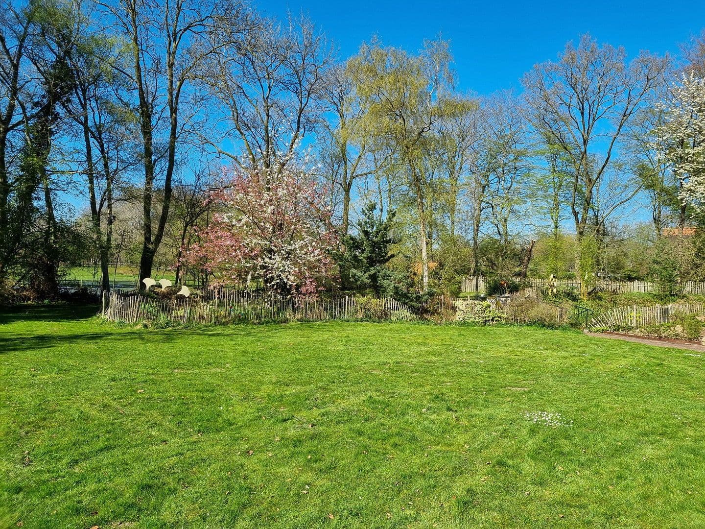 Prodej domu 260 m², pozemek 4.487 m², Oldenburg (Oldb), Dolní Sasko Prodej domu 260 m², pozemek 4.487 m², Oldenburg (Oldb), Dolní Sasko