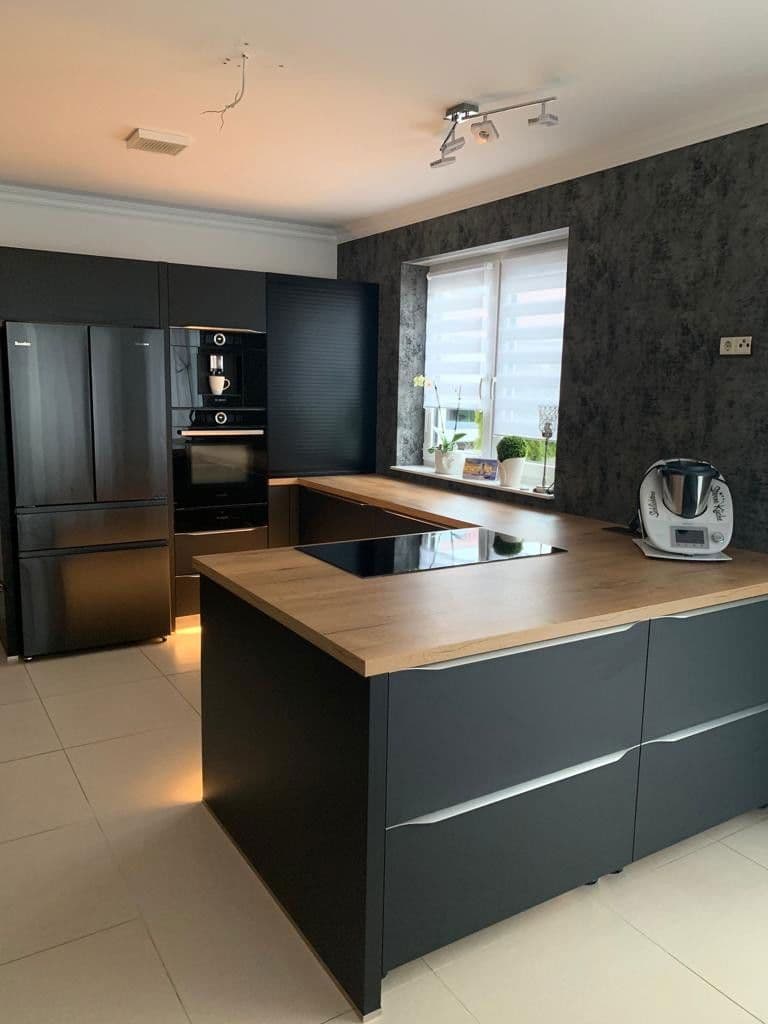 Prodej domu 367 m², pozemek 950 m², Hiddenhausen, Severní Porýní-Vestfálsko Prodej domu 367 m², pozemek 950 m², Hiddenhausen, Severní Porýní-Vestfálsko