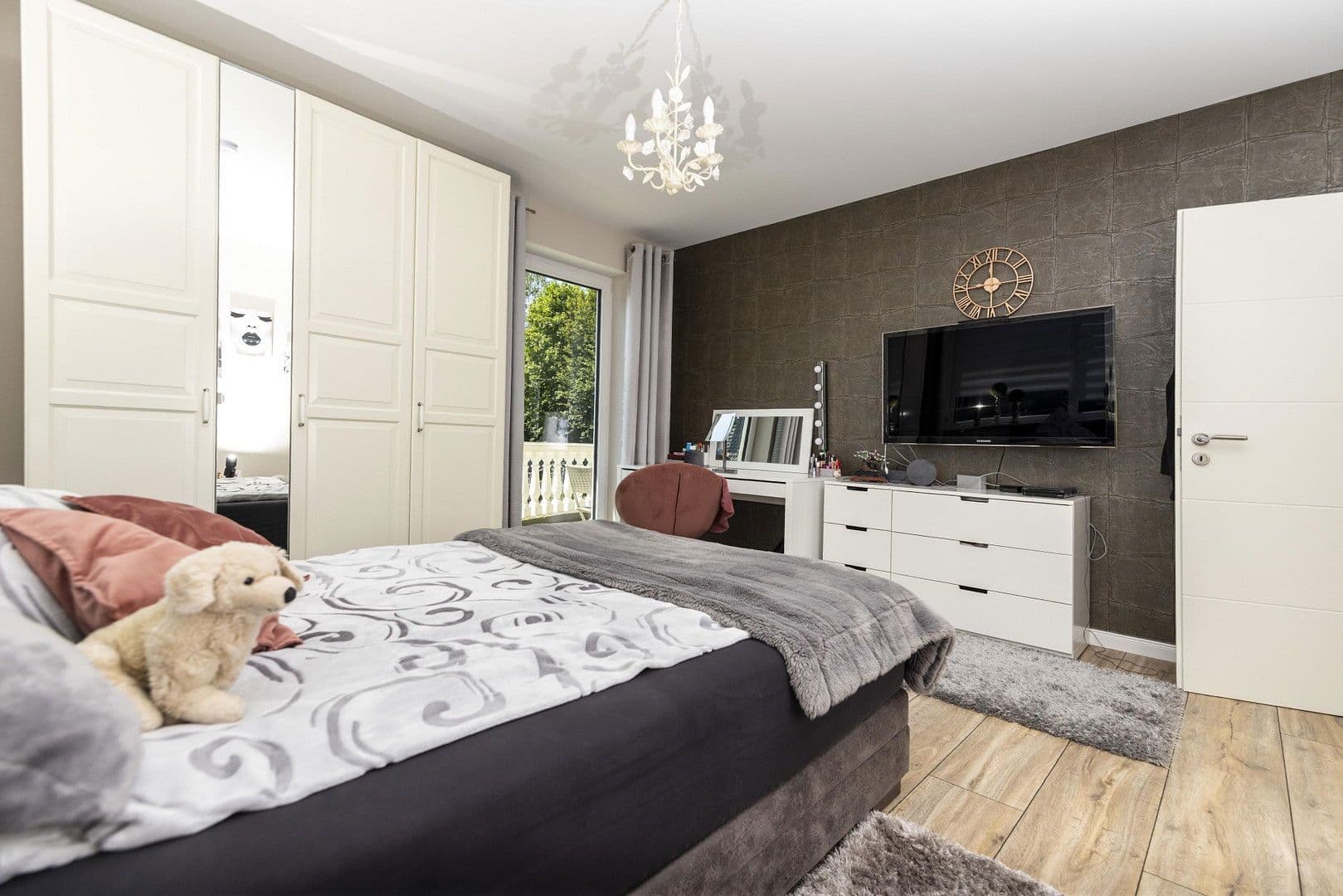 Prodej domu 367 m², pozemek 950 m², Hiddenhausen, Severní Porýní-Vestfálsko Prodej domu 367 m², pozemek 950 m², Hiddenhausen, Severní Porýní-Vestfálsko