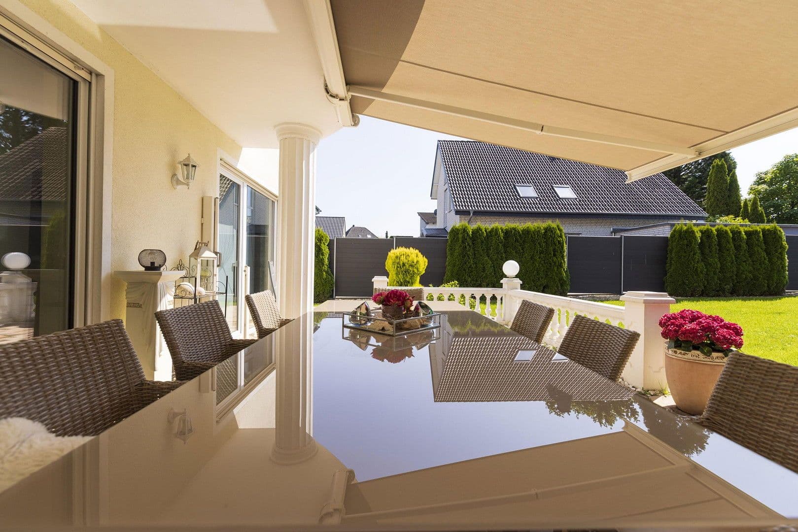 Prodej domu 367 m², pozemek 950 m², Hiddenhausen, Severní Porýní-Vestfálsko Prodej domu 367 m², pozemek 950 m², Hiddenhausen, Severní Porýní-Vestfálsko