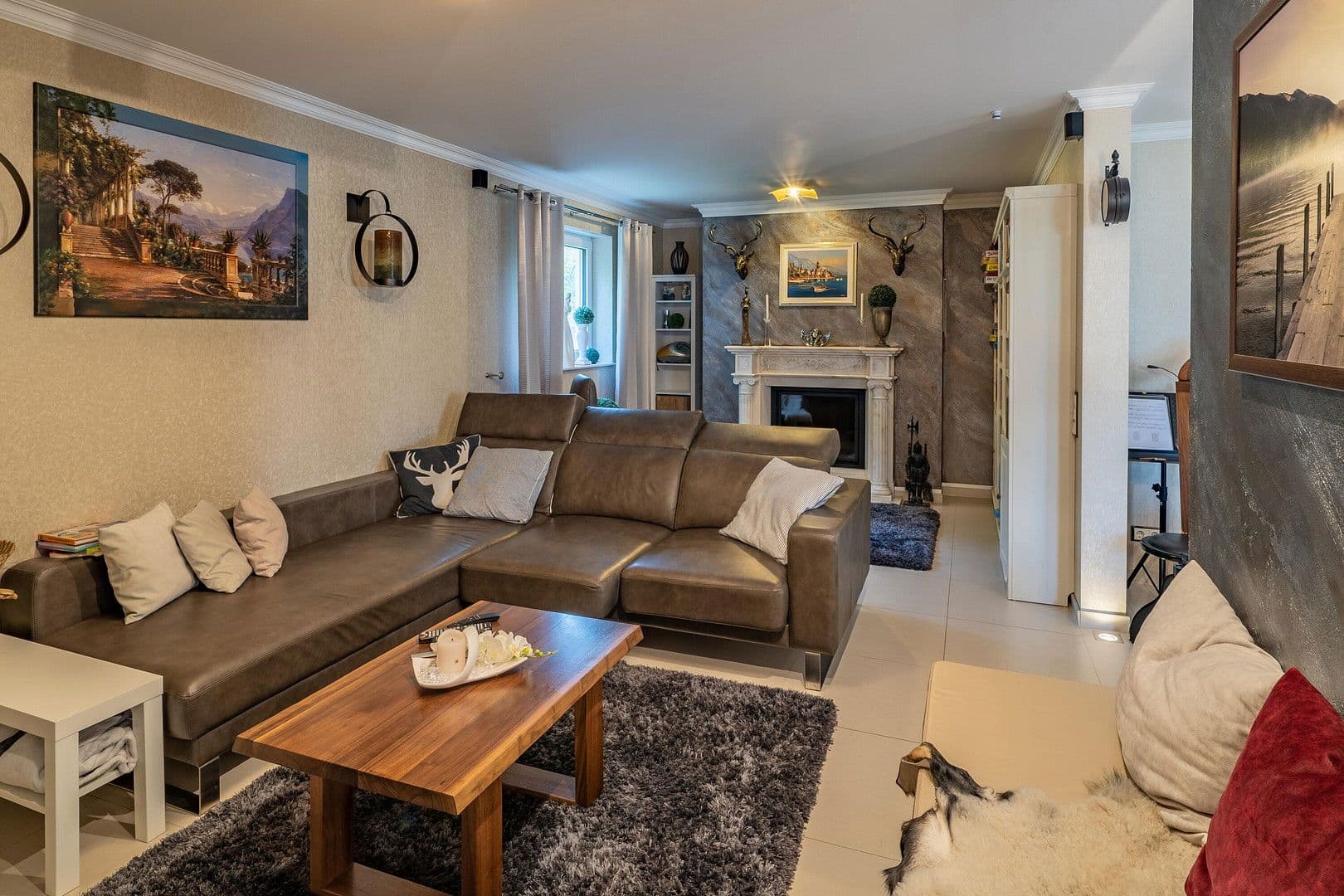 Prodej domu 367 m², pozemek 950 m², Hiddenhausen, Severní Porýní-Vestfálsko Prodej domu 367 m², pozemek 950 m², Hiddenhausen, Severní Porýní-Vestfálsko