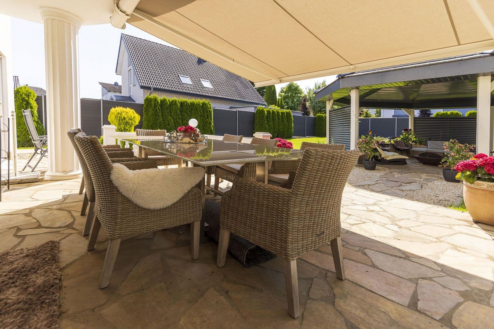 Prodej domu 367 m², pozemek 950 m², Hiddenhausen, Severní Porýní-Vestfálsko Prodej domu 367 m², pozemek 950 m², Hiddenhausen, Severní Porýní-Vestfálsko