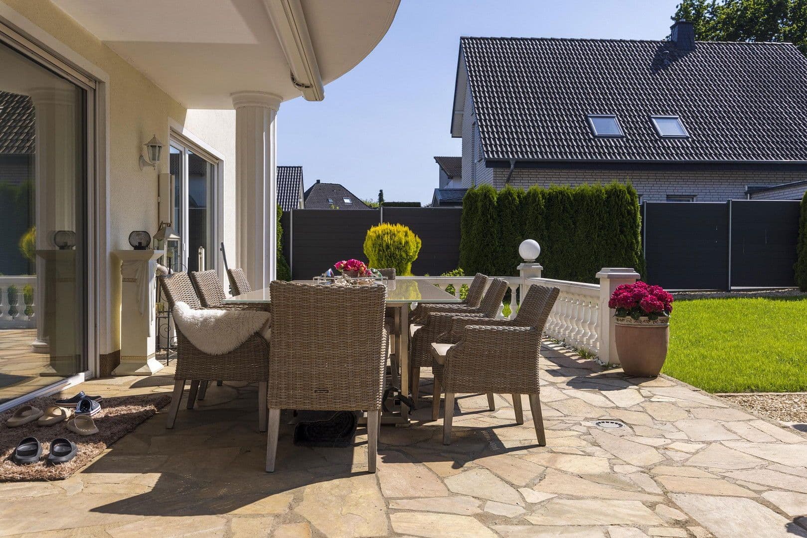 Prodej domu 367 m², pozemek 950 m², Hiddenhausen, Severní Porýní-Vestfálsko Prodej domu 367 m², pozemek 950 m², Hiddenhausen, Severní Porýní-Vestfálsko