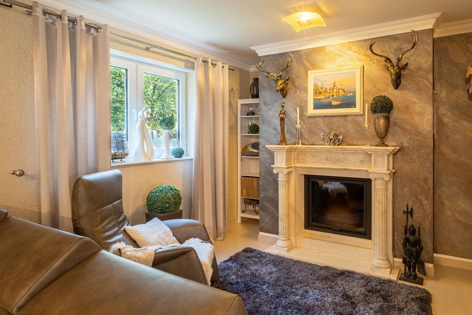 Prodej domu 367 m², pozemek 950 m², Hiddenhausen, Severní Porýní-Vestfálsko Prodej domu 367 m², pozemek 950 m², Hiddenhausen, Severní Porýní-Vestfálsko