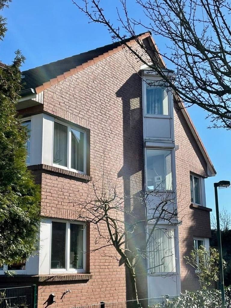 Prodej domu 194 m², pozemek 480 m², Langenhagen, Dolní Sasko Prodej domu 194 m², pozemek 480 m², Langenhagen, Dolní Sasko