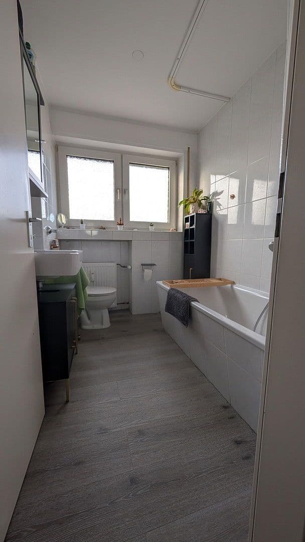 Pronájem bytu 2+1 58 m², Elisabethstr. 8, Neuss, Severní Porýní-Vestfálsko Pronájem bytu 2+1 58 m², Elisabethstr. 8, Neuss, Severní Porýní-Vestfálsko