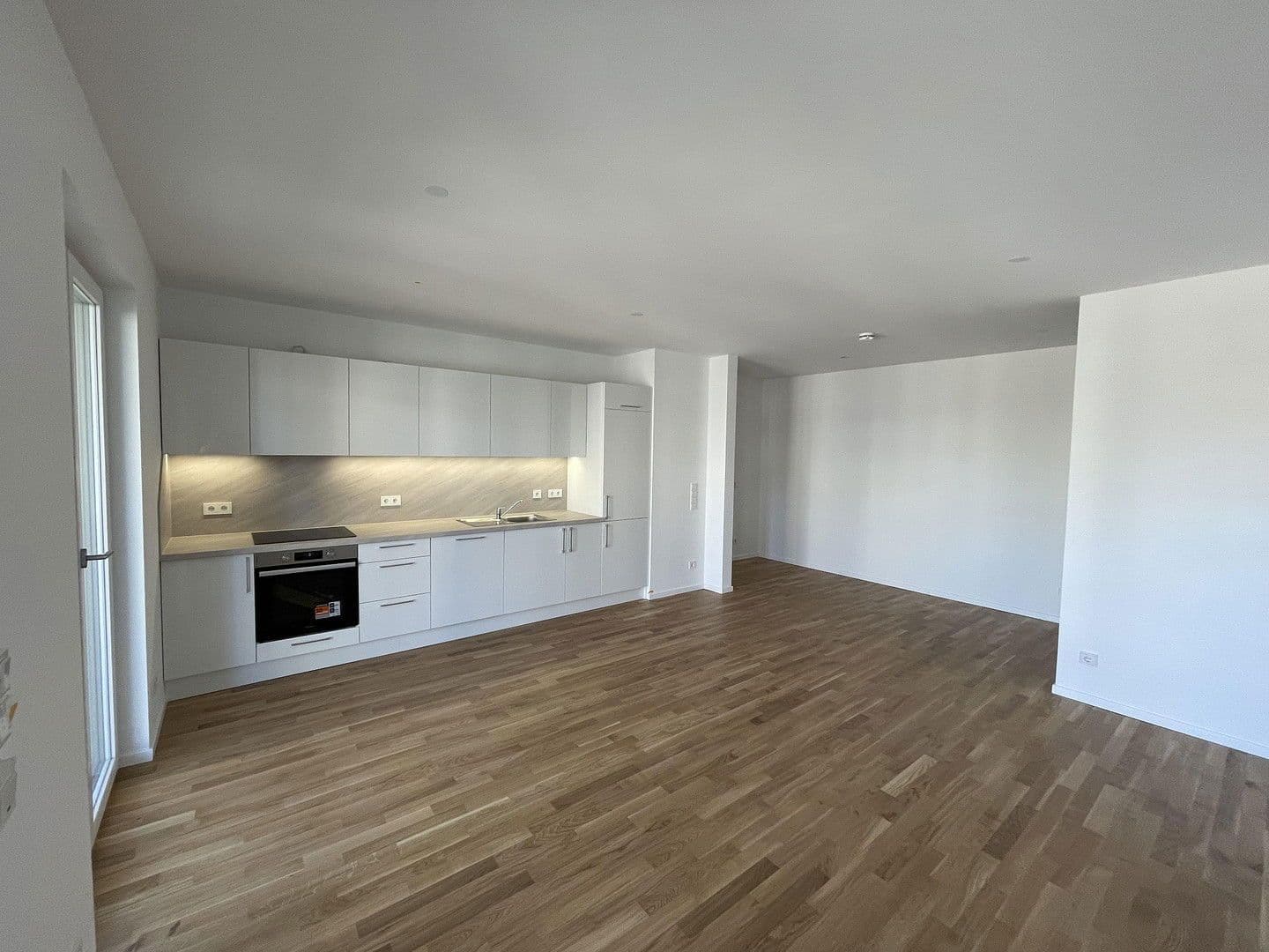 Pronájem bytu 4+1 93 m², Torgauer Str. 44a, Leipzig, Sasko Pronájem bytu 4+1 93 m², Torgauer Str. 44a, Leipzig, Sasko