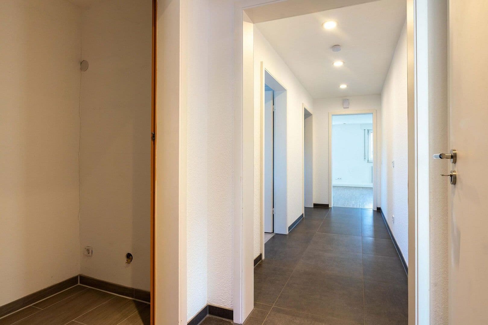 Prodej domu 180 m², pozemek 1.046 m², Birkenstraße 11, Lorch, Bádensko-Württembersko Prodej domu 180 m², pozemek 1.046 m², Birkenstraße 11, Lorch, Bádensko-Württembersko