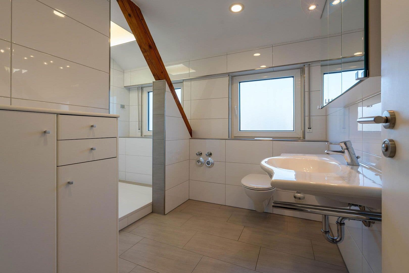 Prodej domu 180 m², pozemek 1.046 m², Birkenstraße 11, Lorch, Bádensko-Württembersko Prodej domu 180 m², pozemek 1.046 m², Birkenstraße 11, Lorch, Bádensko-Württembersko