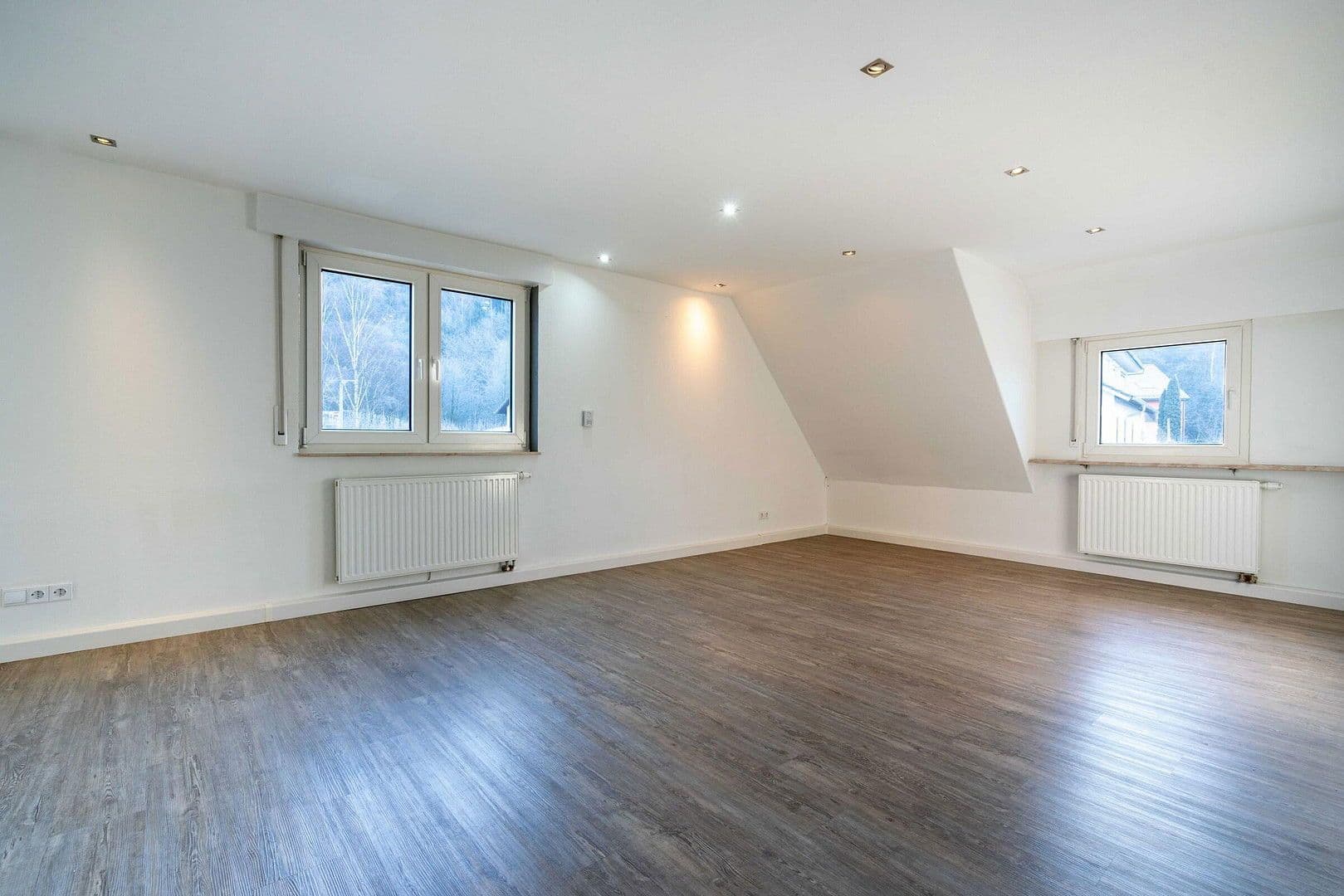 Prodej domu 180 m², pozemek 1.046 m², Birkenstraße 11, Lorch, Bádensko-Württembersko Prodej domu 180 m², pozemek 1.046 m², Birkenstraße 11, Lorch, Bádensko-Württembersko